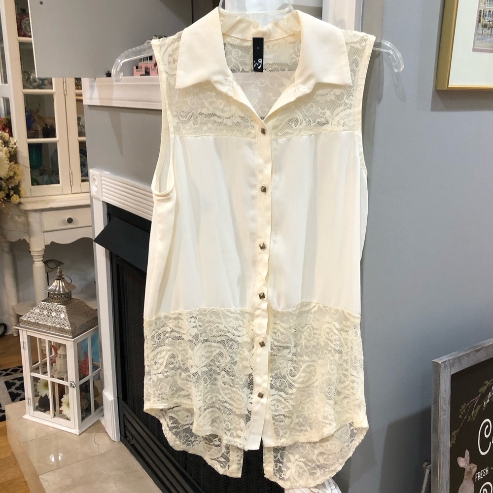 Vintage Y2K Ing Sleeveless High Low Button Up Collared Lace Blouse Top